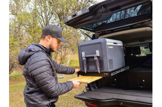 Glacière/Congélateur Dometic CFX3 55 et plateau coréfrigérateur coulissant