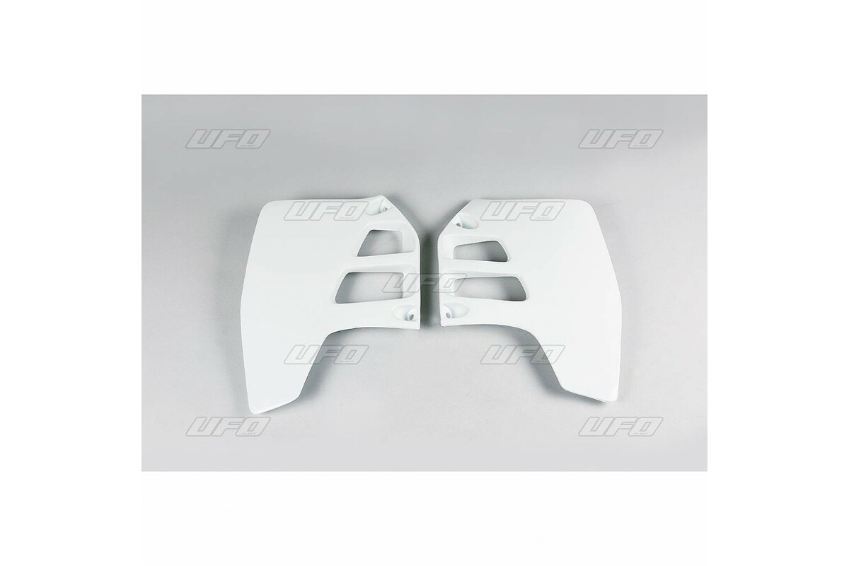 Ouïes de radiateur UFO blanc Suzuki RM125/250 Ouïes de radiateur UFO blanc Suzuki RM125/250