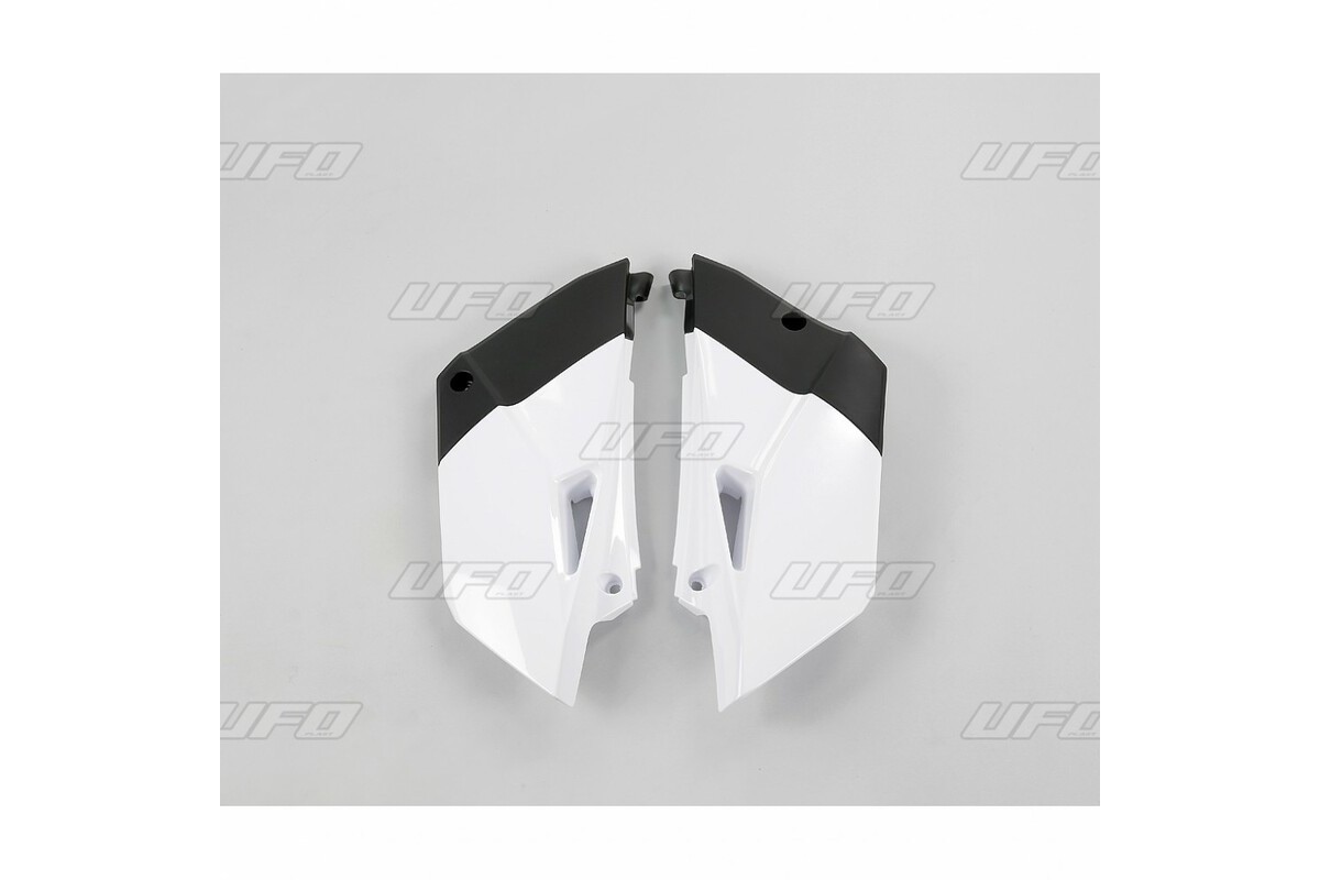 Plaques latérales UFO