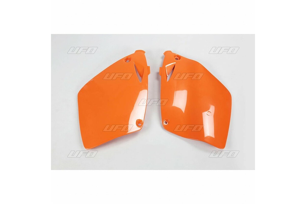 Plaques latérales UFO