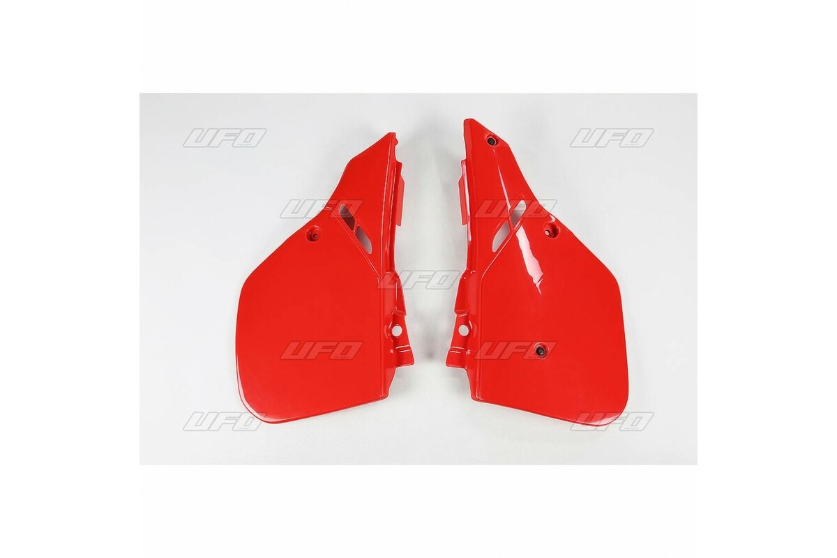 Plaques latérales UFO