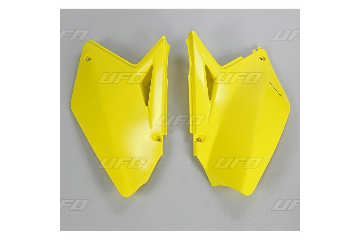 Plaques latérales UFO