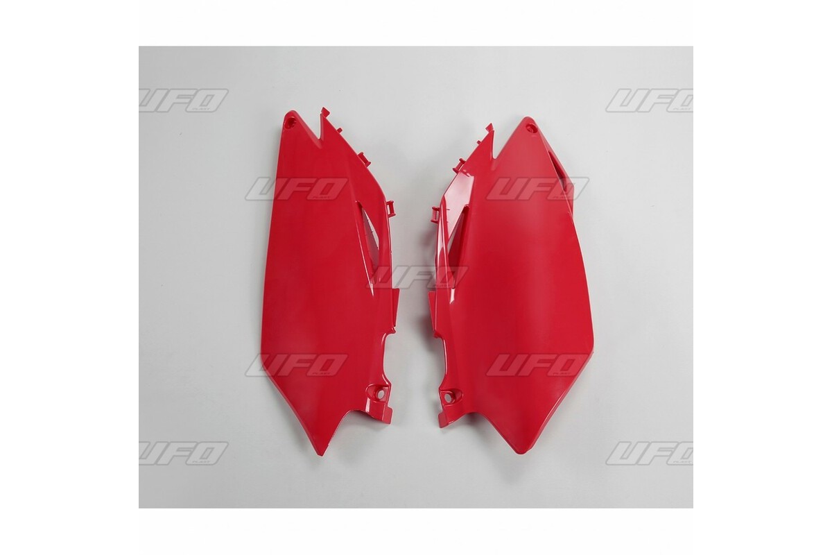 Plaques latérales UFO