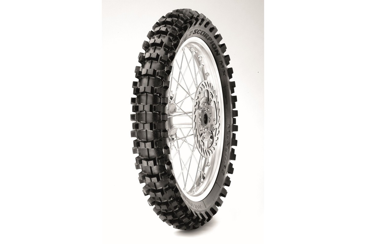 Pneu PIRELLI SCORPION MX32 MID SOFT 90/100-16 NHS 51M