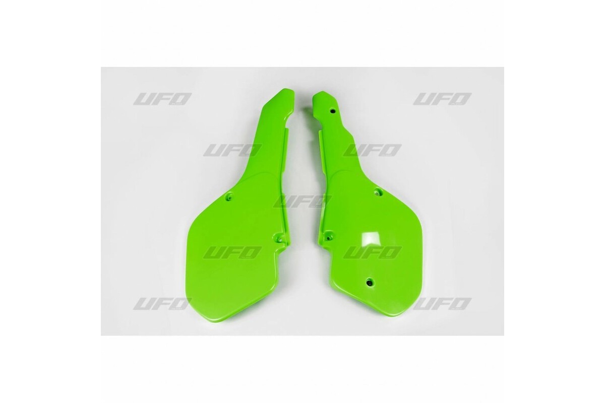 Plaques latérales UFO