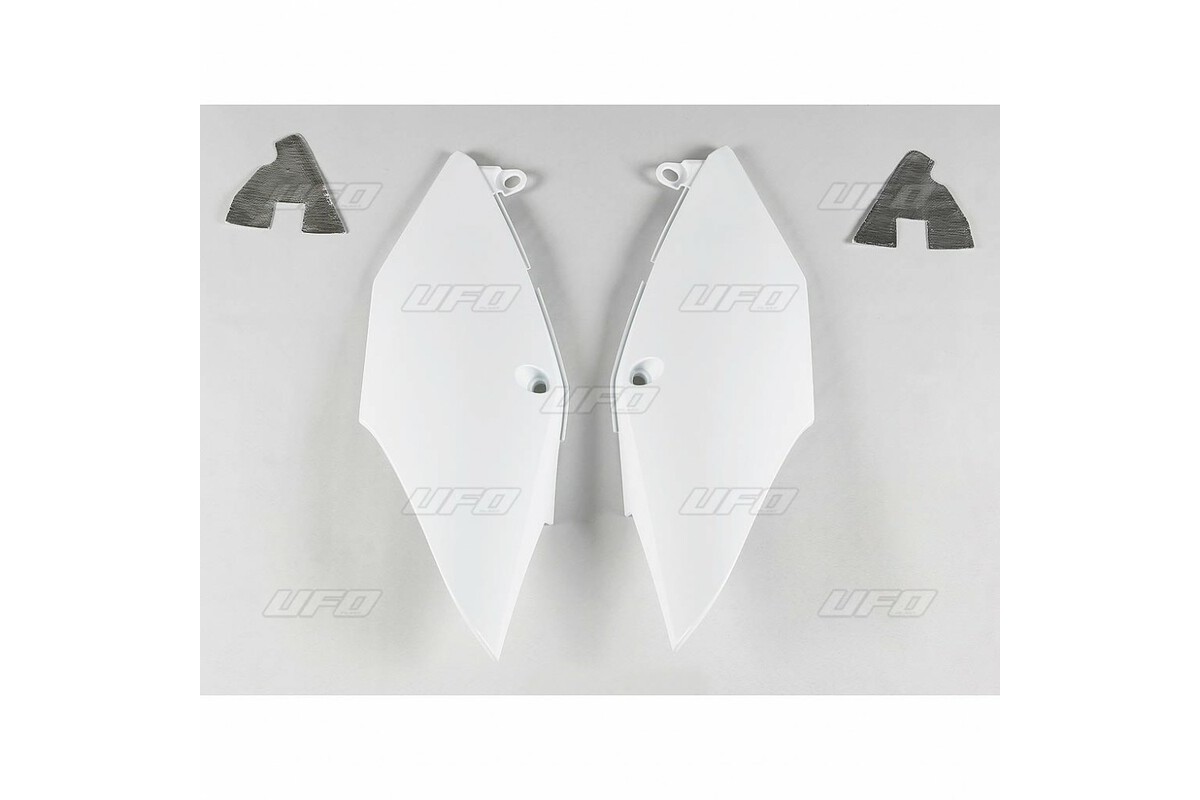 Plaques latérales UFO