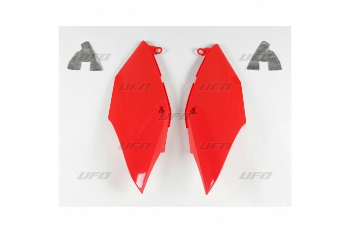 Plaques latérales UFO