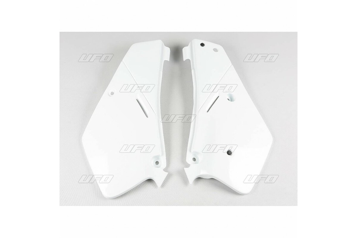 Plaques latérales UFO