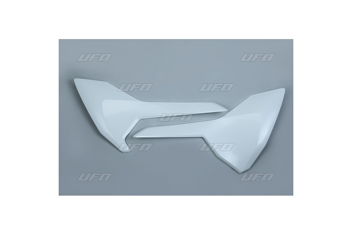 Plaques latérales UFO