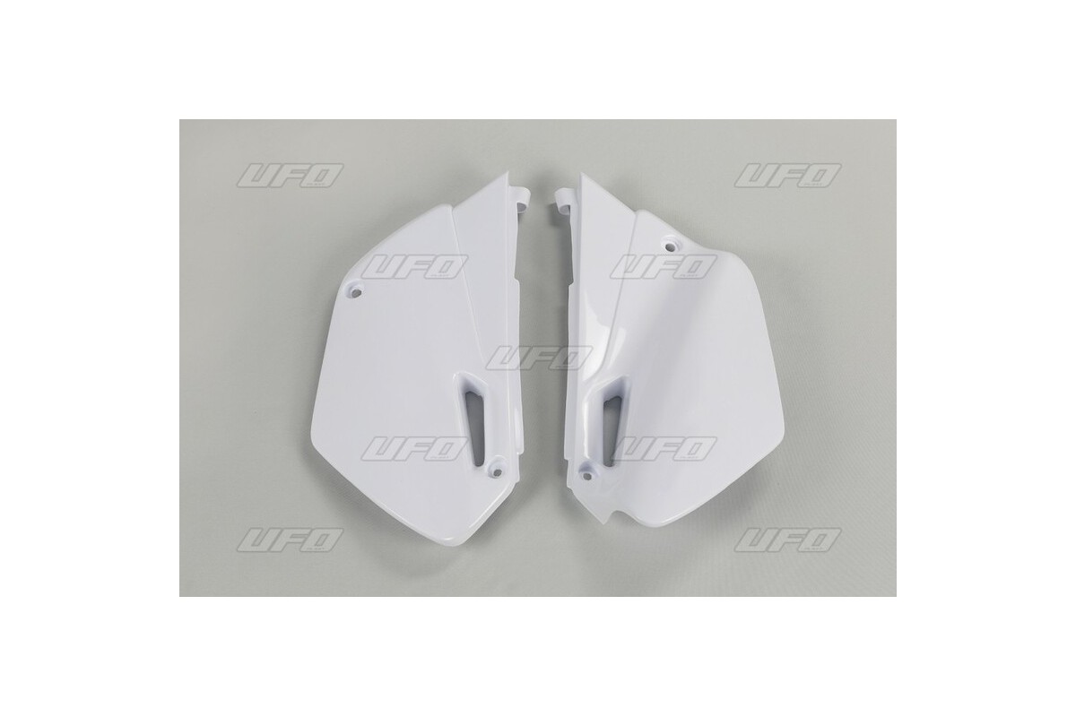 Plaques latérales UFO