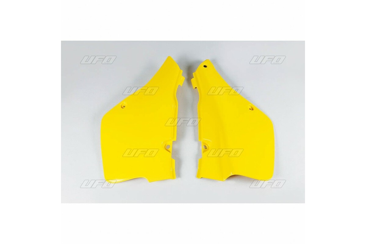 Plaques latérales UFO