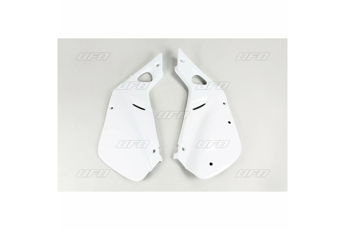 Plaques latérales UFO