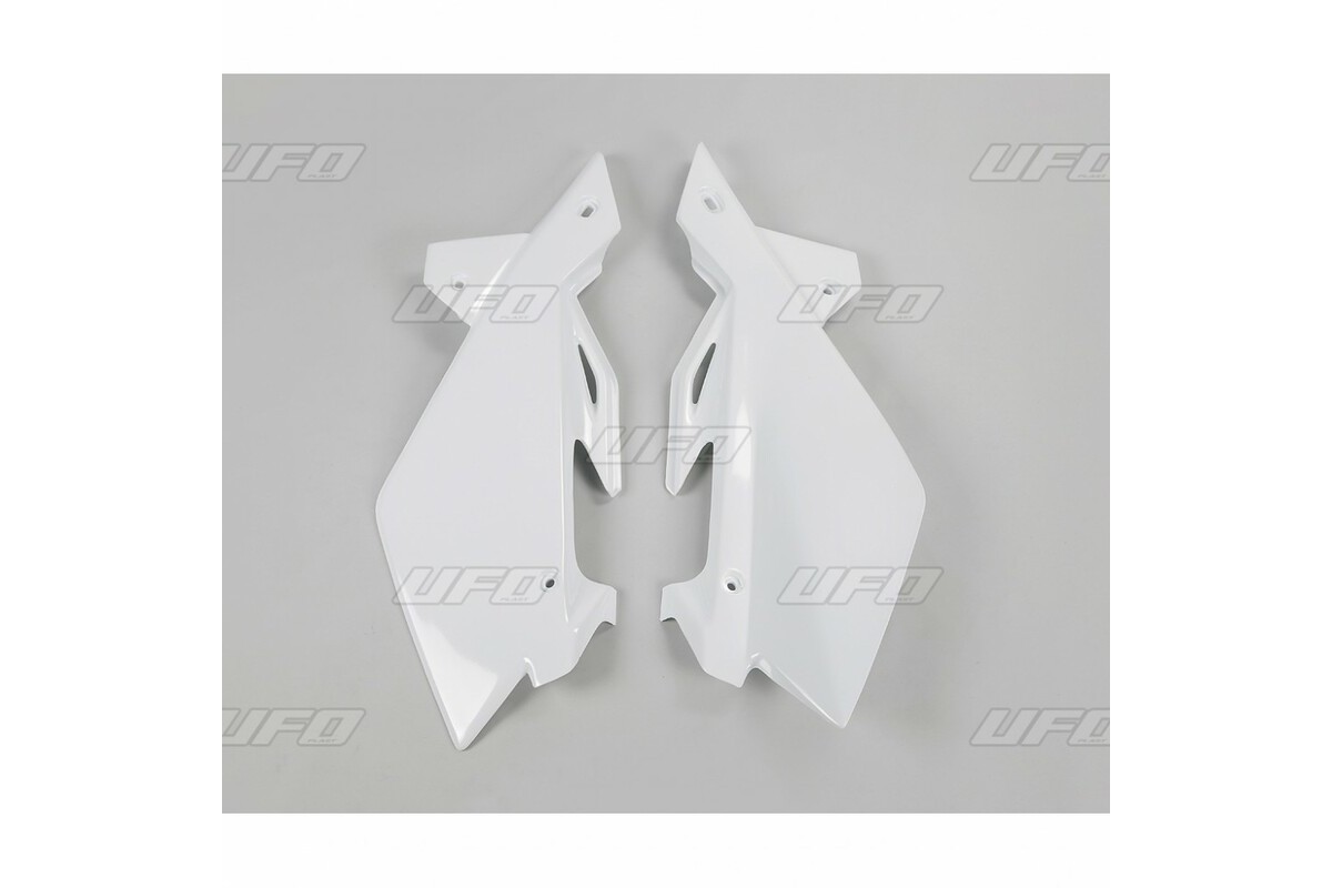 Plaques latérales UFO