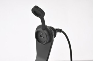 Prise USB-C DAYTONA montage sur carénage