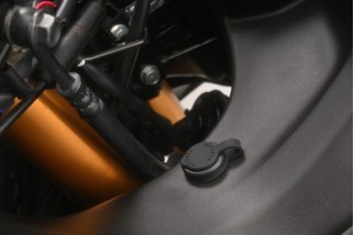 Prise USB-C DAYTONA montage sur carénage