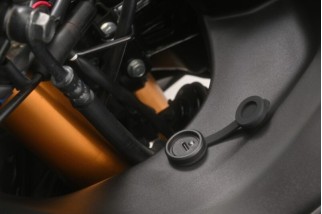 Prise USB-C DAYTONA montage sur carénage