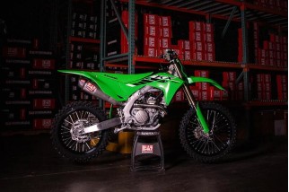 Ligne complète YOSHIMURA RS-12 Signature Series inox/casquette carbone