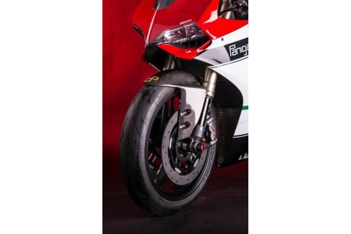 Garde boue avant LIGHTECH carbone brillant