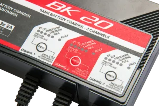 Chargeur de batterie intelligent BS BATTERY BK20 6V/12V 3x2A