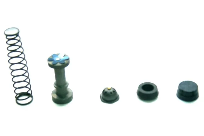 Kit réparation de maître-cylindre TOURMAX Suzuki