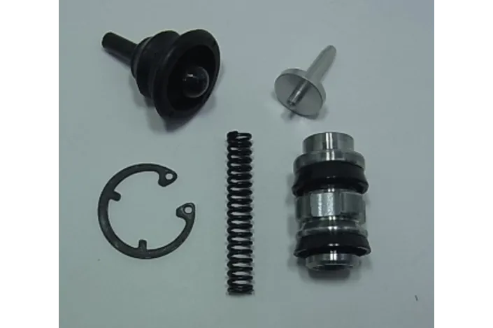 Kit réparation de maître-cylindre TOURMAX Suzuki