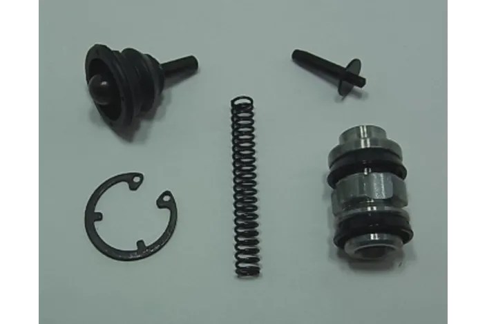 Kit réparation de maître-cylindre TOURMAX Suzuki