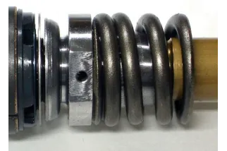 Pièce détachée - RESSORT DE VALVE DE COMPRESSION 8MM POUR KX450F 2006