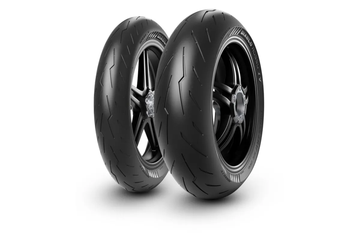 Pneu PIRELLI DIABLO ROSSO IV 190/55 ZR 17 M/C (75W) TL