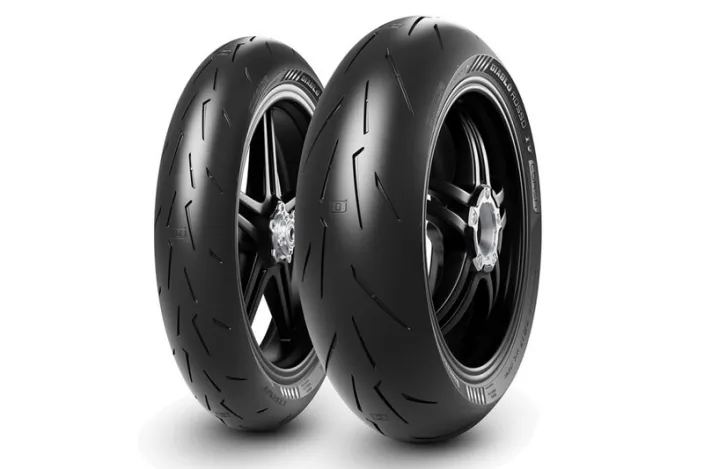 Pneu PIRELLI DIABLO ROSSO IV CORSA (F) 120/70 ZR 17 M/C (58W) TL