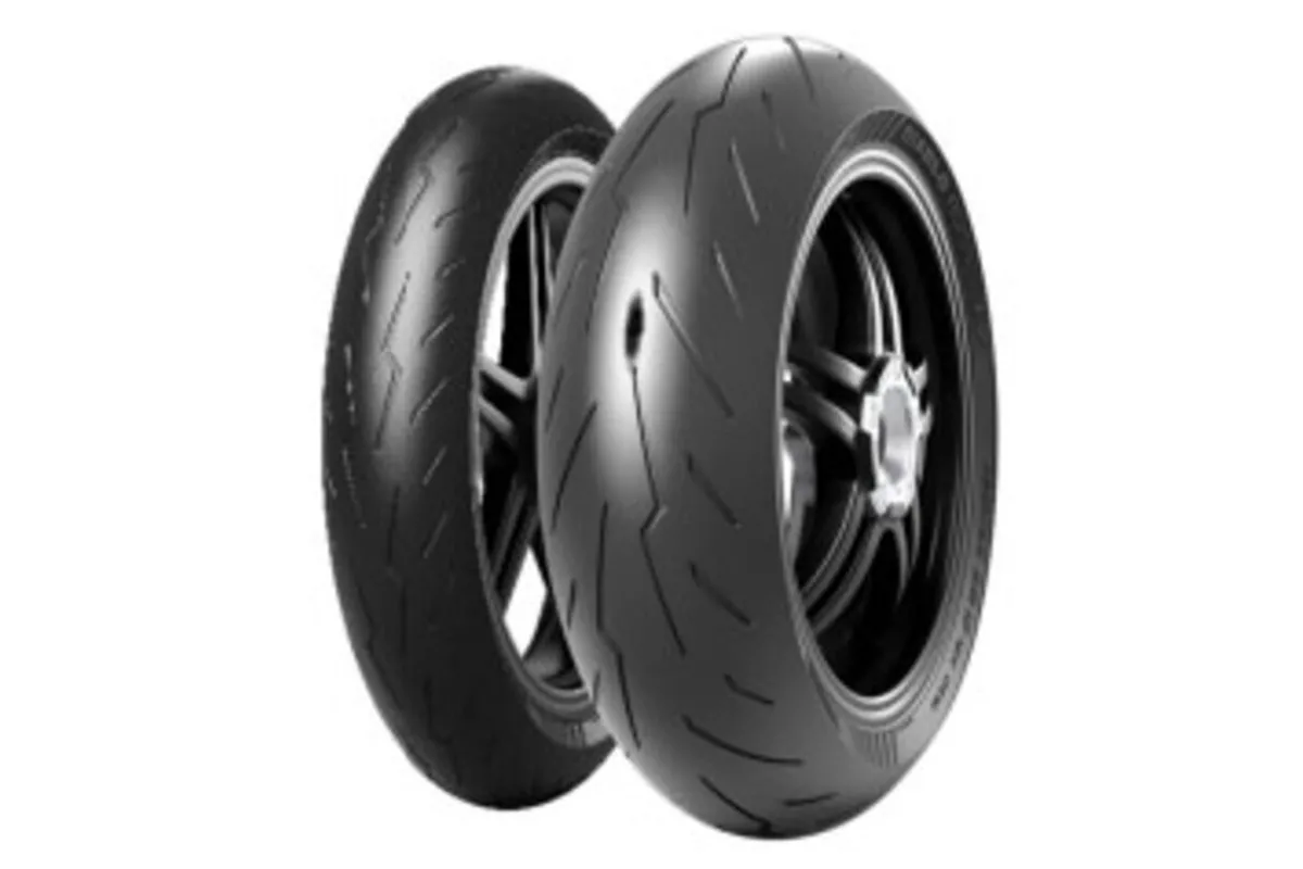 Pneu PIRELLI DIABLO ROSSO IV CORSA 150/60 ZR 17 M/C 66W TL