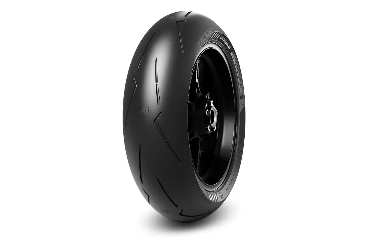 Pneu PIRELLI DIABLO SUPERCORSA SP V4 140/70 ZR 17 M/C 66W TL