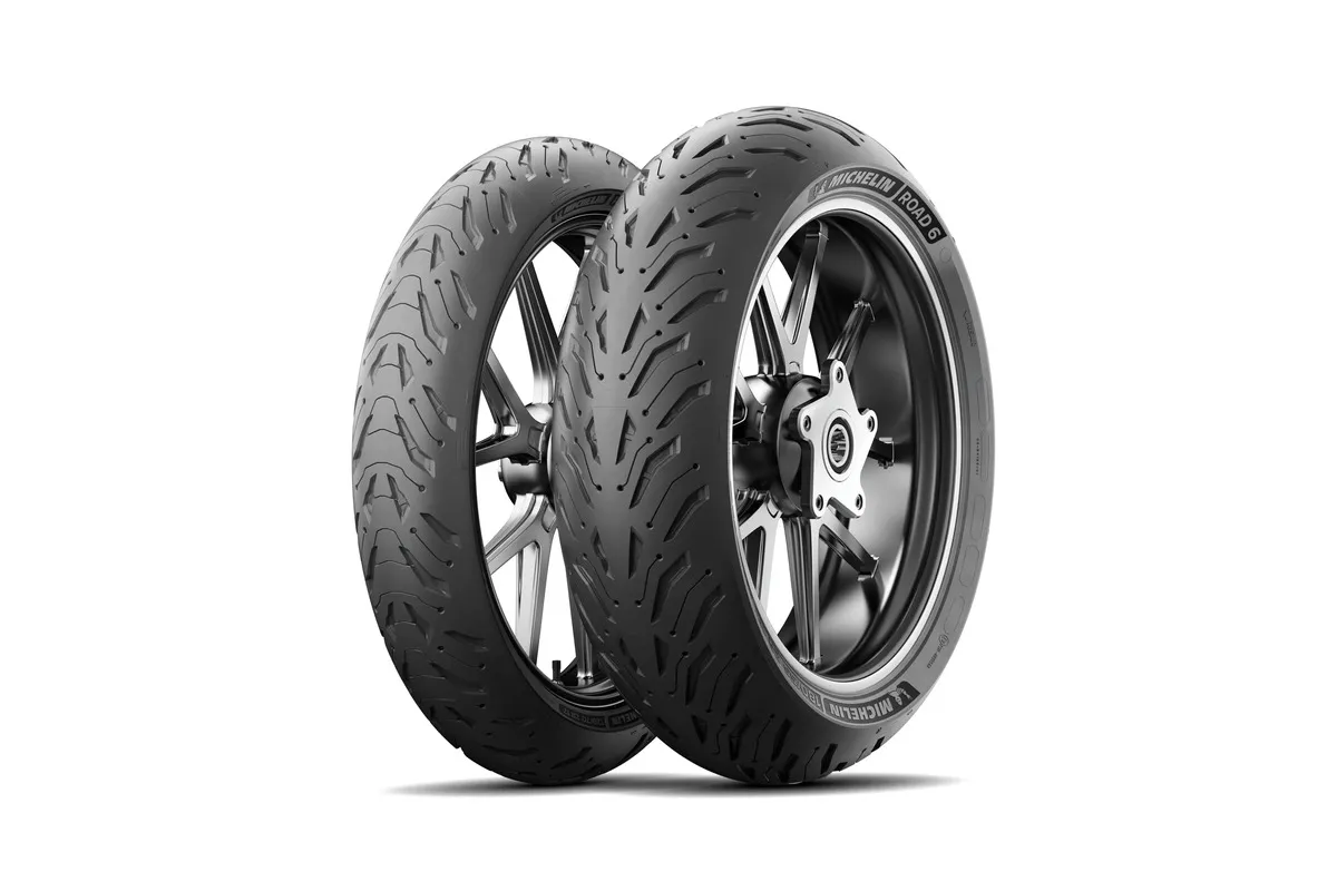 Pneu MICHELIN ROAD 6 120/70 ZR 18 M/C (59W) TL