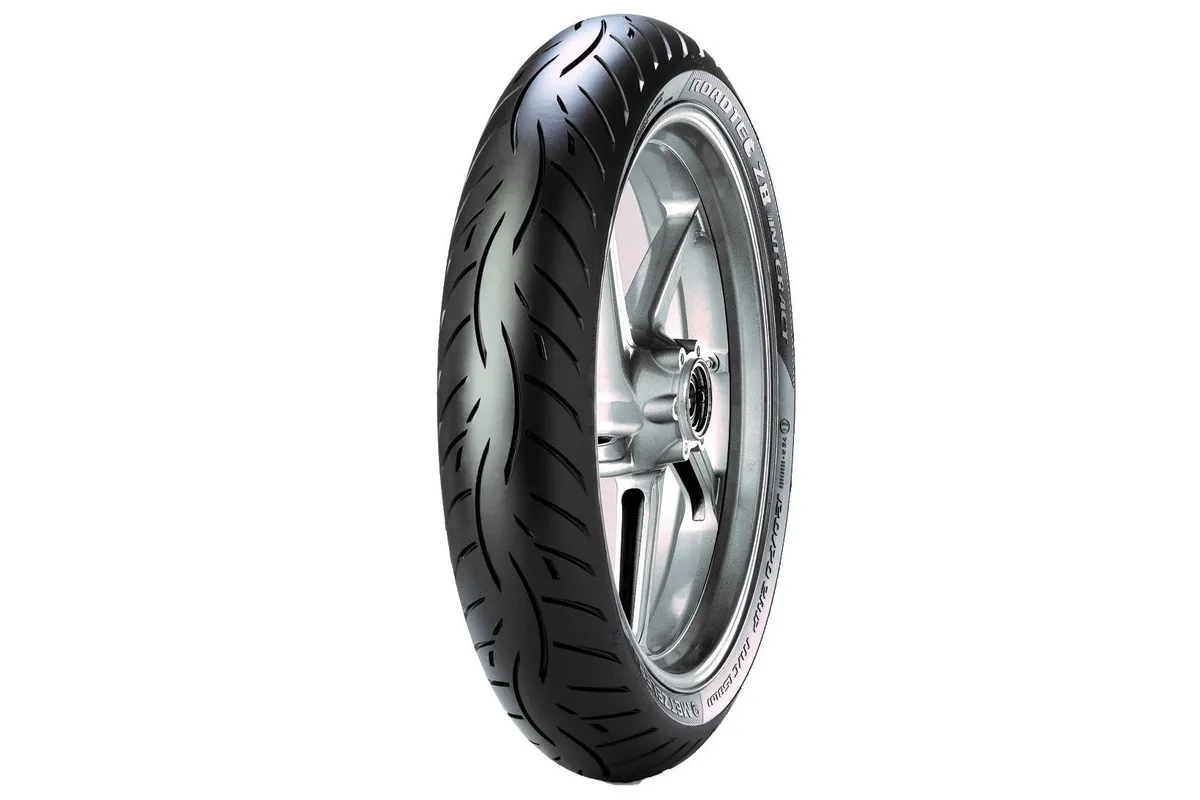 Pneu METZELER ROADTEC Z8 INTERACT (F) (M) Standard Version 110/80 ZR 18 M/C (58W) TL