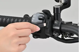 Alimentation USB type C DAYTONA Slim aluminium - guidons Ø22,2/25,4