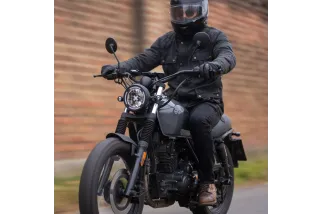 Kit pour moto avec collier de serrage universel