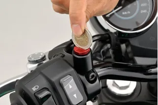 MIRROR PLUG BOLT RD RIGHT