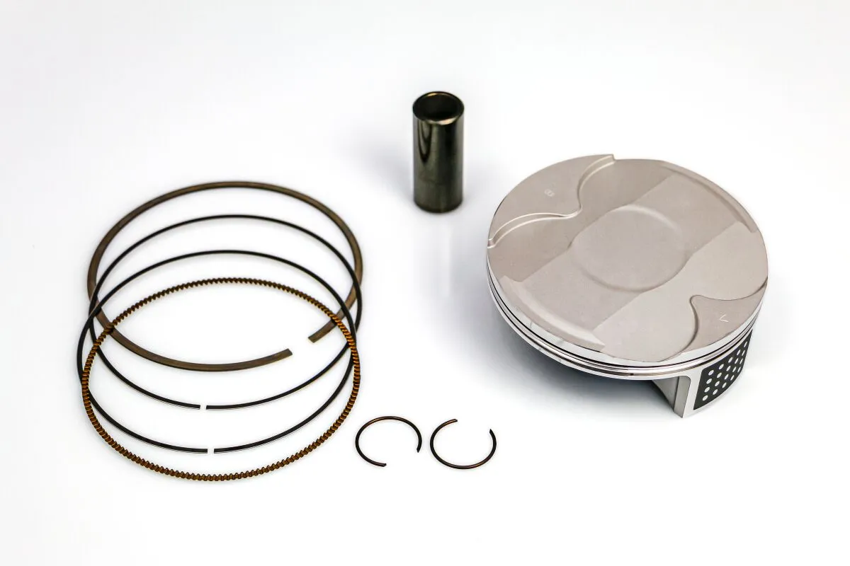 PISTON KIT 24377A