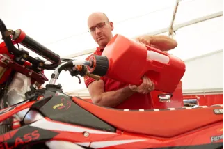 CAN 20L WITH FILL HOSE BENDER