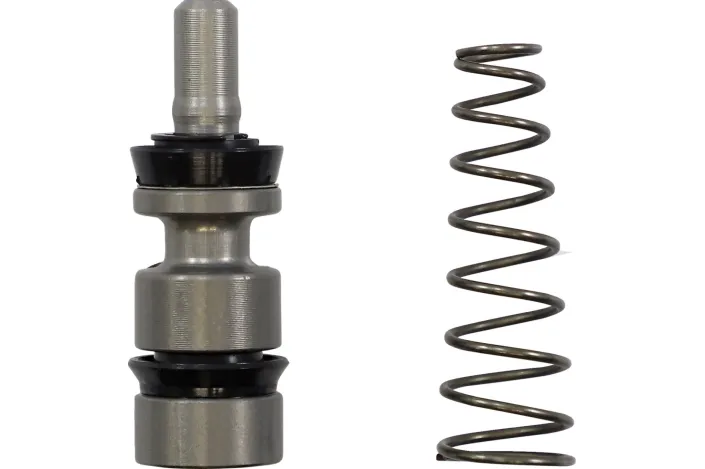 REBUILD KIT MC REAR 08-22