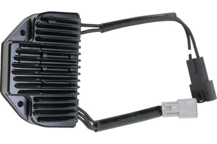 REGULATOR FXD 04-05 BLK