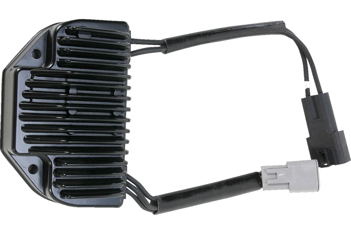 REGULATOR FXD 04-05 BLK