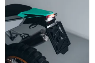 Feu arrière LED sur support de plaque RACETECH Integra - noir