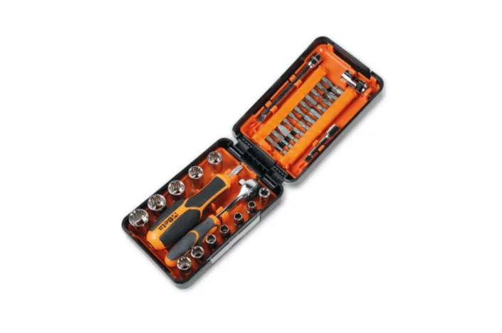 Coffret compact BETA 11 douilles multi empreintes / 21 embouts / 7 accessoires