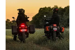 Clignotants intelligents DENALI T3-S™ et feux de jour pour motos – Arrière