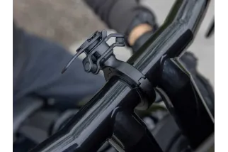 Support de smartphone moto QUAD LOCK PRO fixation guidon