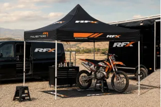 Tonnelle de paddock RFX Home Track 3 x 3 m avec 3 cloisons amovibles