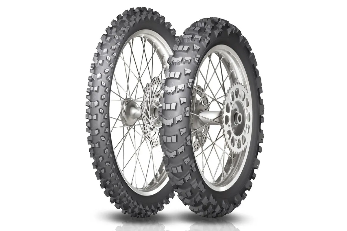 Pneu DUNLOP GEOMAX EN92 120/90-18 65R TT