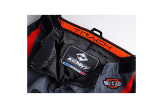 Pantalon KENNY TRACK FOCUS KID GREY ORANGE | Kenny - Achat en ligne