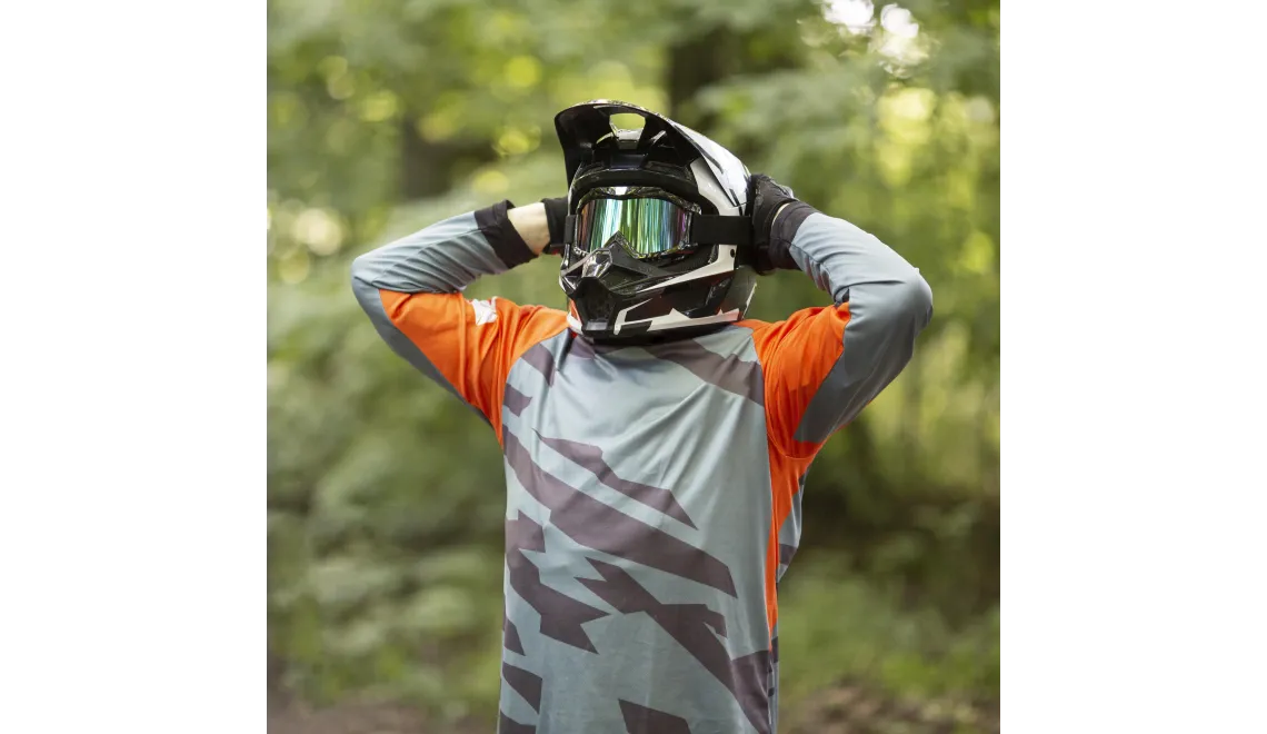 Choisir son masque de moto : critères et conseils