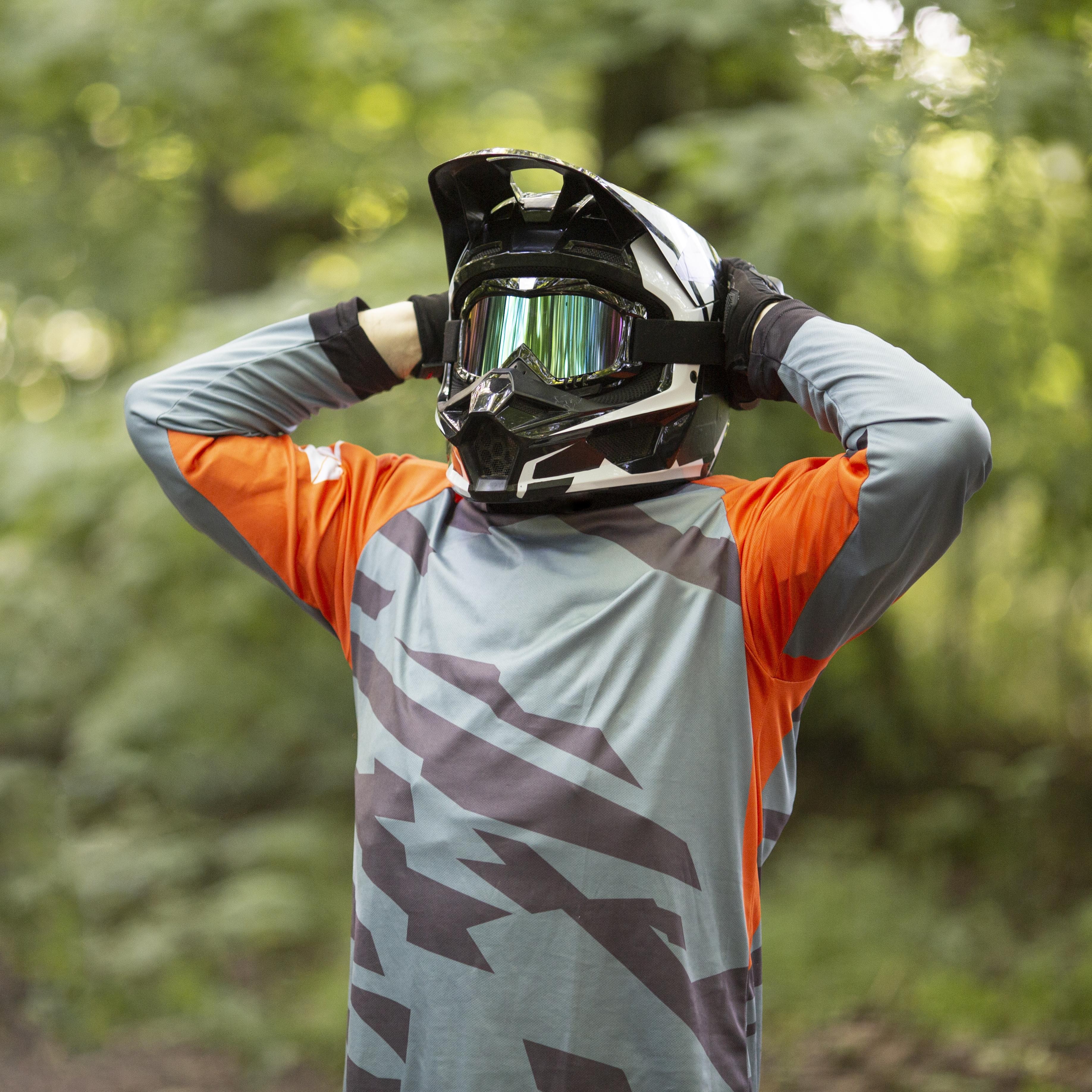 Choisir son masque de moto : critères et conseils